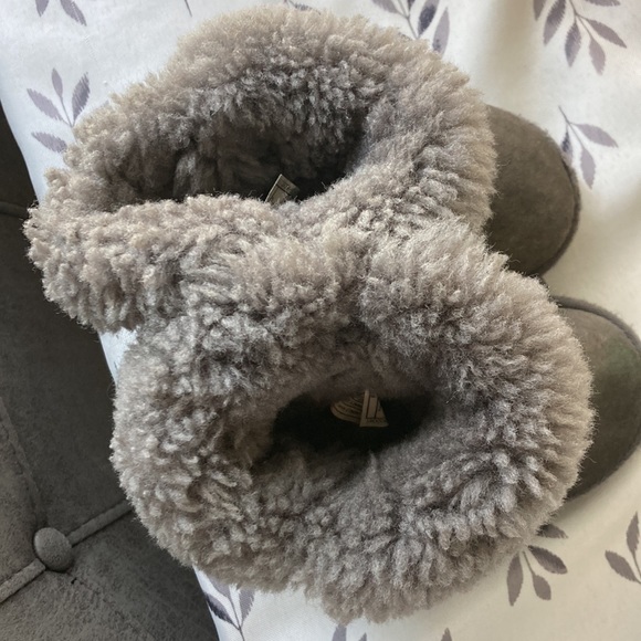 Toddler UGGS - Picture 5 of 6